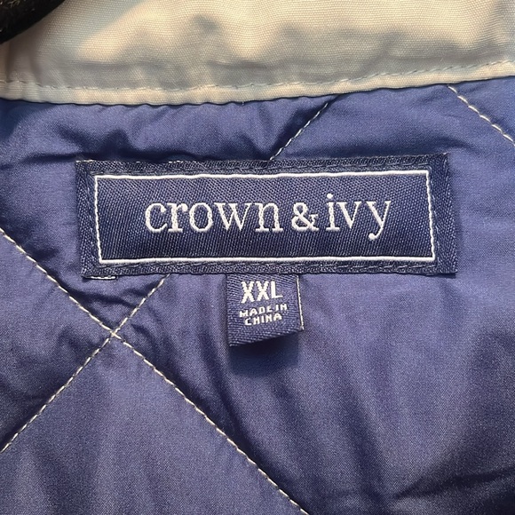 Crown & Ivy Quilted Light Gray & Navy Vest Size 2X - Picture 5 of 8